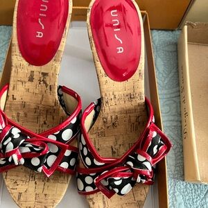 Adorable high heel fabric sandals!